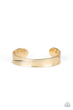 Cargar imagen en el visor de la galería, Bring The Bling - Gold Bracelet
