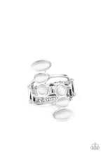 Cargar imagen en el visor de la galería, Wraparound Radiance - White Ring
