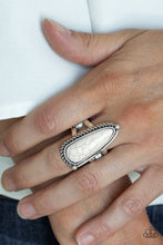 Cargar imagen en el visor de la galería, Pioneer Plains - White Ring
