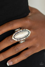 Cargar imagen en el visor de la galería, Santa Fe Serenity - White Ring
