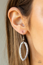 Cargar imagen en el visor de la galería, Urban Artisan - Silver Necklace Set
