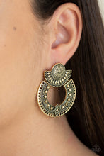 Carregar imagem no visualizador da galeria, Texture Takeover - Brass Earrings
