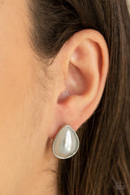 Carregar imagem no visualizador da galeria, SHEER Enough - White Earrings
