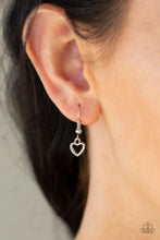 Cargar imagen en el visor de la galería, Hearty Heirloom - Silver Necklace Set
