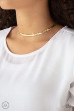 Cargar imagen en el visor de la galería, Serpentine Sheen - Gold Necklace Set
