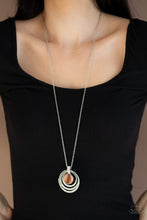 Carregar imagem no visualizador da galeria, A Diamond A Day - Orange Necklace Set

