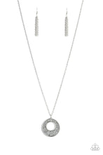 Charger l&#39;image dans la galerie, Glitzy Glow - Silver Necklace Set
