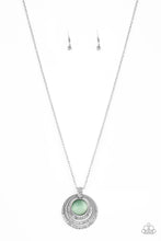 Cargar imagen en el visor de la galería, A Diamond A Day - Green Necklace Set
