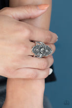 Cargar imagen en el visor de la galería, Glam Demand - Silver Ring
