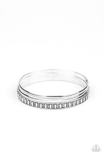 Cargar imagen en el visor de la galería, Flawless Flaunter - Silver Bracelet Set
