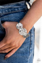 Cargar imagen en el visor de la galería, Urban Aftershock - Silver Bracelet
