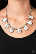 Carregar imagem no visualizador da galeria, GLOW-Getter Glamour - Black Necklace Set
