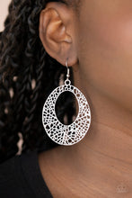 Charger l&#39;image dans la galerie, Serenely Shattered - Silver Earrings
