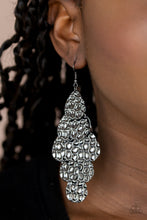 Carregar imagem no visualizador da galeria, Instant Incandescence - Black Earrings
