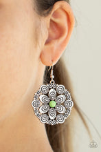 Charger l&#39;image dans la galerie, Grove Groove - Green Earrings
