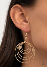 Cargar imagen en el visor de la galería, Elliptical Elegance - Gold Earrings
