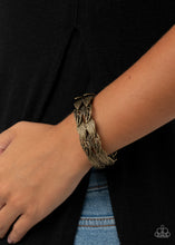 Cargar imagen en el visor de la galería, Its Five o FLOCK Somewhere - Brass Bracelet
