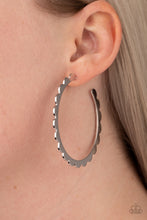 Charger l&#39;image dans la galerie, Radiant Ridges - Silver Earrings
