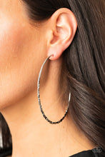 Carregar imagem no visualizador da galeria, Embellished Edge - Silver Earrings
