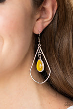 Carregar imagem no visualizador da galeria, Ethereal Elegance - Yellow Earrings
