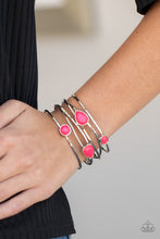 Carregar imagem no visualizador da galeria, Fashion Frenzy - Pink Bracelet

