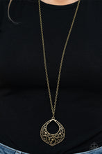 Charger l&#39;image dans la galerie, Venetian Vineyards - Brass Necklace Set
