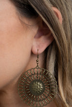 Charger l&#39;image dans la galerie, Rustic Groves - Brass Earrings
