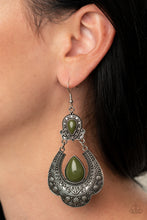 Charger l&#39;image dans la galerie, Rise and Roam - Green Earrings
