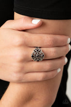 Cargar imagen en el visor de la galería, One DAISY At A Time - Purple Ring
