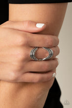 Cargar imagen en el visor de la galería, Keep An Open Mind - Silver Ring
