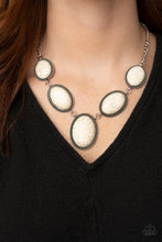 Charger l&#39;image dans la galerie, River Valley Radiance - White Necklace Set
