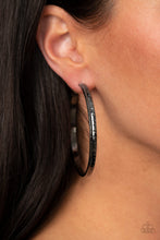 Cargar imagen en el visor de la galería, TREAD All About It - Black Earrings
