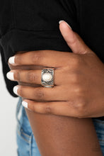 Cargar imagen en el visor de la galería, Free-Spirited Fields - White Ring
