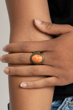 Cargar imagen en el visor de la galería, Cliff Dweller Demure - Orange Ring
