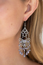 Cargar imagen en el visor de la galería, Glass Slipper Glamour - Silver Earrings
