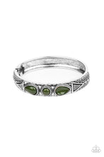 Cargar imagen en el visor de la galería, Radiant Ruins - Green Bracelet
