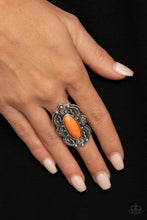 Cargar imagen en el visor de la galería, Lotus Oasis - Orange Ring
