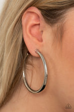 Cargar imagen en el visor de la galería, Curve Ball - Silver Earrings
