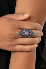 Cargar imagen en el visor de la galería, Wildly Wallflower - Purple Ring
