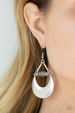 Cargar imagen en el visor de la galería, Mystical Moonbeams - Silver Earrings
