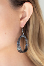 Cargar imagen en el visor de la galería, Urban-Spun - Black Earrings
