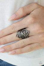 Cargar imagen en el visor de la galería, Voluptuous Vines - Black Ring
