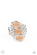 Cargar imagen en el visor de la galería, Underrated Shimmer - Orange Ring
