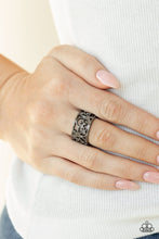 Cargar imagen en el visor de la galería, Di-VINE Design - Black Ring
