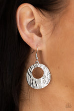 Carregar imagem no visualizador da galeria, Warped Perceptions - Silver Earrings
