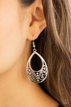 Cargar imagen en el visor de la galería, Stylish Serpentine - Silver Earrings
