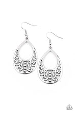 Cargar imagen en el visor de la galería, Stylish Serpentine - Silver Earrings
