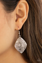 Cargar imagen en el visor de la galería, Flauntable Florals - Silver Earrings
