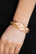 Cargar imagen en el visor de la galería, Woven Wonder - Gold Bracelet
