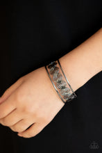 Charger l&#39;image dans la galerie, WEAVE An Impression - Black Bracelet

